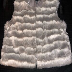 Chic Faux Fur Vest - Gray and White
